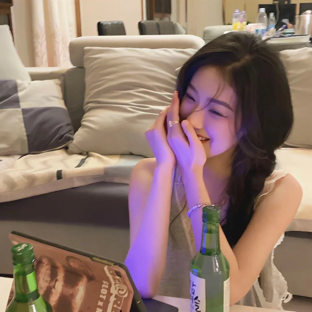 我以胭脂覆山河